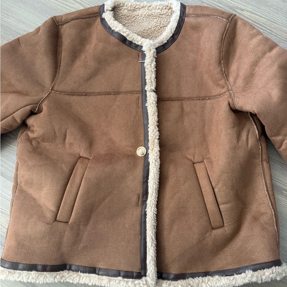 NWT Faux suede/sherpa jacket: size small - Picture 3 of 4
